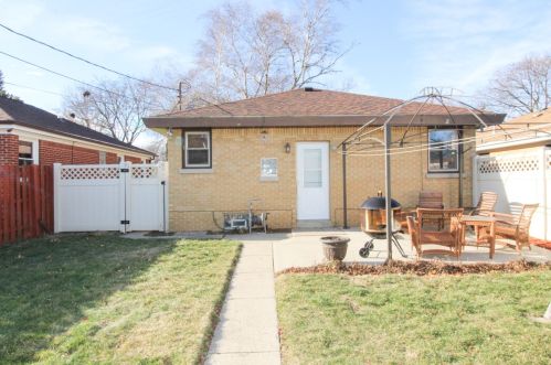 4740 70th St, Milwaukee WI  53218-4849 exterior