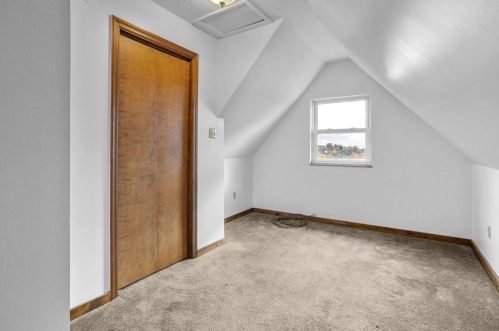 609 Marshall Ave, Pittsburgh PA 15214-3017 exterior