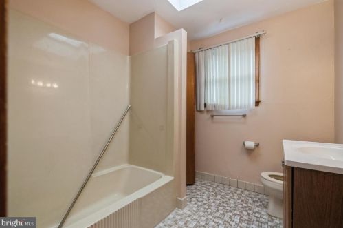 16 Morgan Ave, Riverton NJ 08077-1129 exterior