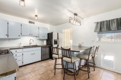 14824 30 Dr, Phoenix AZ 85009-5751 exterior