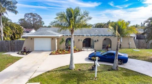 765 Byron St, Fort Pierce FL 34983-1921 exterior