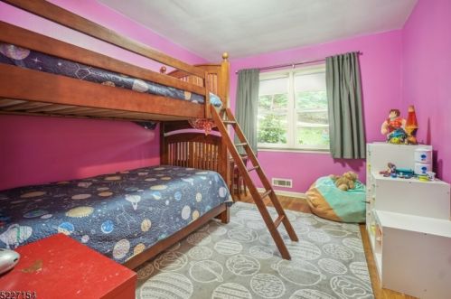 106 Timber Dr, Berkeley Heights NJ  07922-1755 exterior