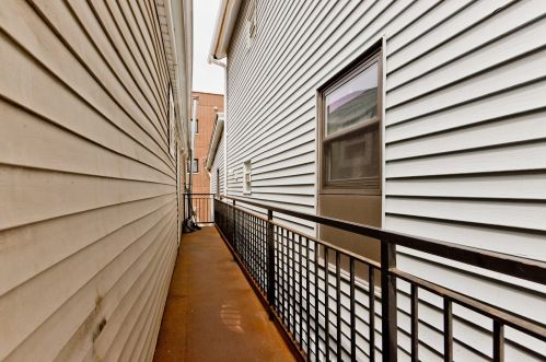 700 Noble St, Chicago IL  60642-5240 exterior