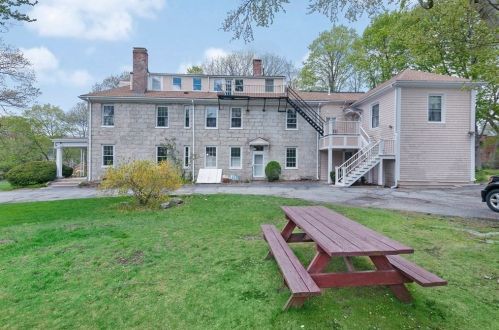 2 Wellington Ter, Brookline MA  02445-6762 exterior