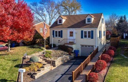 1631 Moynelle Dr, Pittsburgh, PA 15243-1656