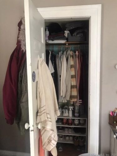 124 Stratford Rd, New Britain CT  06053-3238 exterior