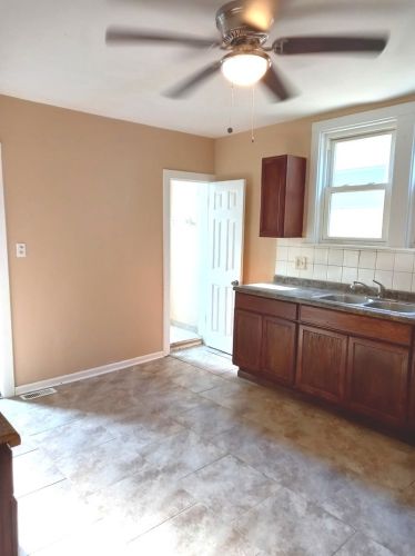 8931 Houston Ave, Chicago IL 60617-3239 exterior