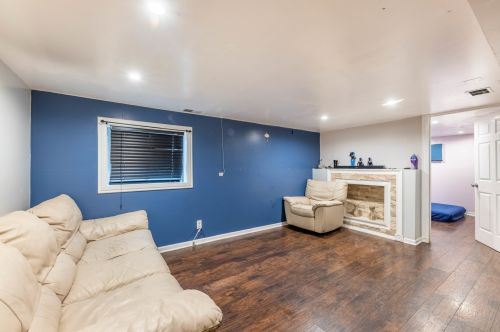 5643 California, Chicago IL 60659-4815 exterior