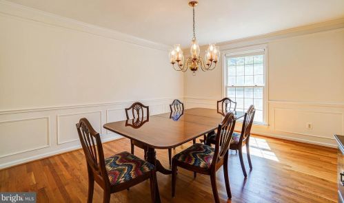 9400 Fox Hollow Dr, Rockville MD 20854-2083 exterior