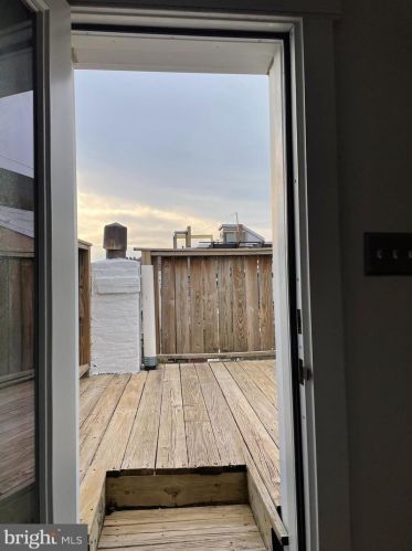 912 Catharine St, Philadelphia PA 19143-2624 exterior