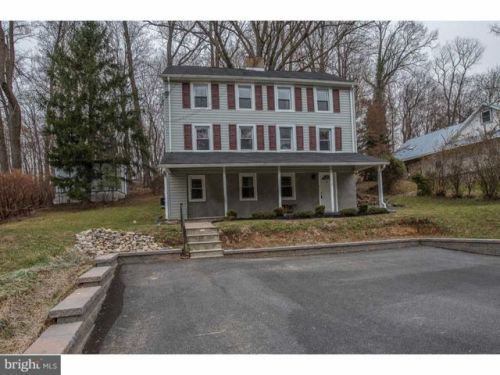 638 Convent Rd, Chester, PA 19014-1221