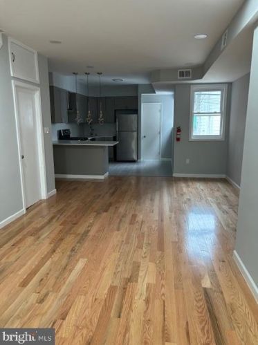 5937 Leithgow St, Philadelphia PA 19123-2127 exterior