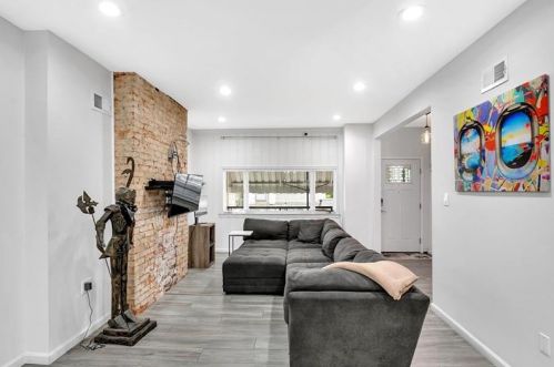 1850 Middle St, Pittsburgh PA 15227-3846 exterior