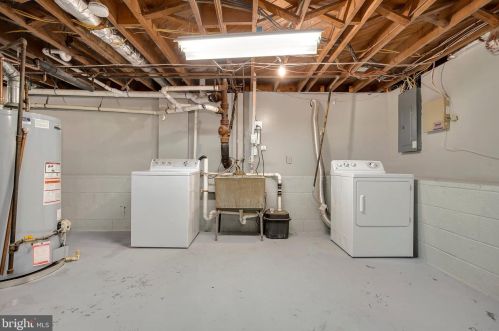 1805 Crawford Dr, Rockville MD 20851-1711 exterior