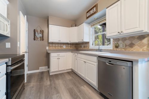 1907 Piedmont Ave, Duluth MN 55811-3246 exterior