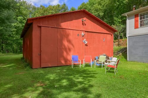 1599 Us Route 30, Hookstown PA 15050-1424 exterior