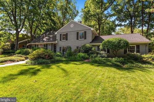 1915 Stirrup Ln, Alexandria, VA 22308-2248