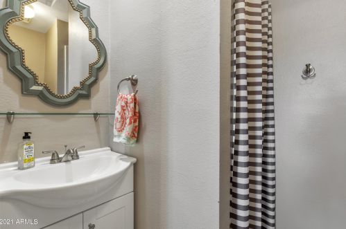 12440 27 Way, Phoenix AZ 85032-1652 exterior