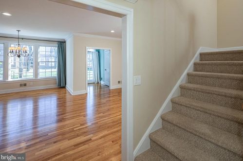 57 Governors Ln, Princeton NJ 08540-3672 exterior