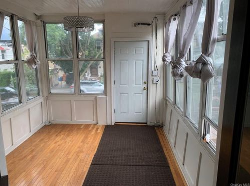 4023 Gunther Ave, Bronx NY 10469-2727 exterior