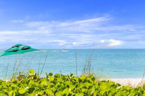 3115 Gulf Shore Blvd, Naples FL 34103-3909 exterior