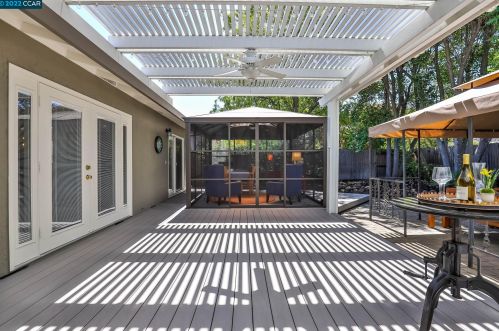 4031 Burbank Dr, Concord CA 94521-1024 exterior