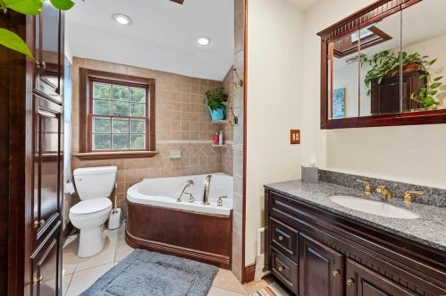 1360 Coburg Lands Dr, Saint Louis MO 63137-3008 exterior