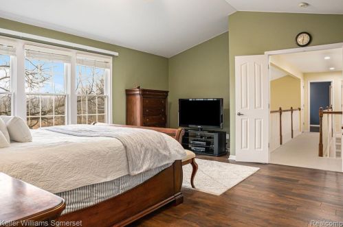 5348 Creekmonte Dr, Rochester MI 48306-4793 exterior