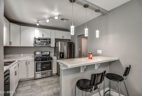 1512 Cypress St, Phoenix AZ 85009-2808 exterior