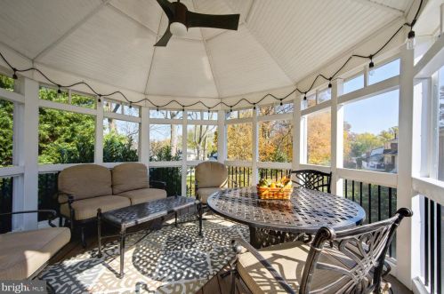 9101 Cherbourg Dr, Rockville MD 20854-3107 exterior