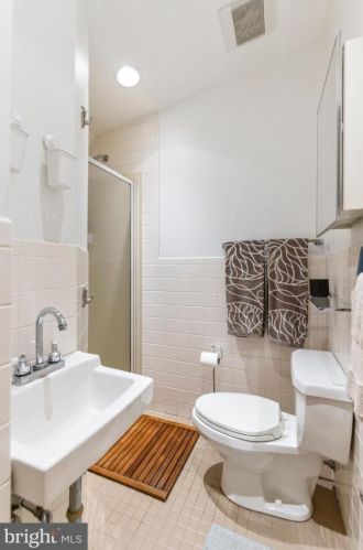 413 10th St, Philadelphia PA 19148-5006 exterior