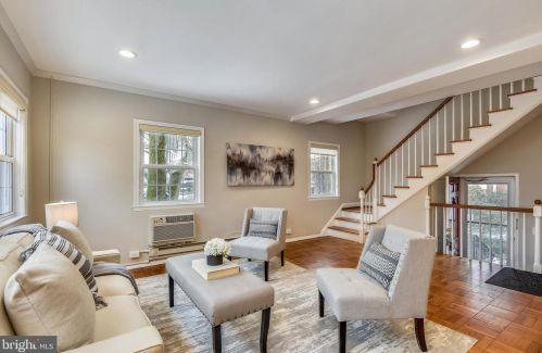 3555 Martha Custis Dr, Alexandria VA 22302-2003 exterior