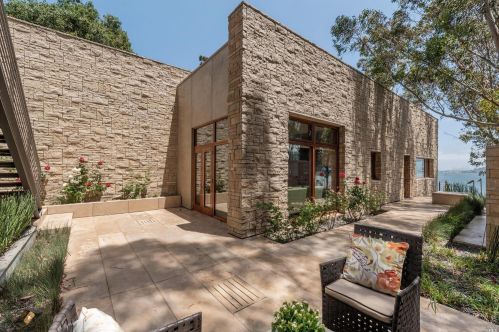 2 De Silva Is Dr, Mill Valley CA 94941-3004 exterior