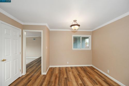 1519 Thornwood Dr, Concord CA 94521-1917 exterior