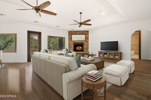 36648 27th Ave, Phoenix AZ 85086-8747 exterior