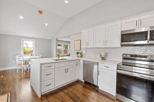 14 Clement Ave, Peabody, MA 01960-6108