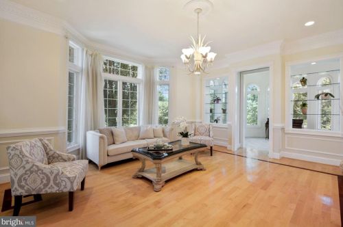 12705 Greenbriar Rd, Rockville MD 20854-6324 exterior