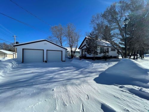 105 Pattison St, Ely MN 55731-1353 exterior
