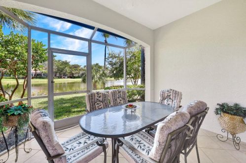 4522 Cardinal Cove Ln, Naples FL 34114-9487 exterior