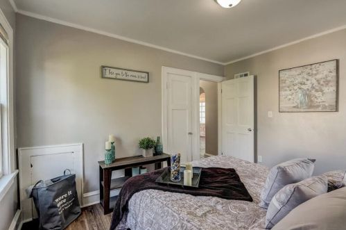 5808 38th St, Milwaukee WI  53209-4024 exterior