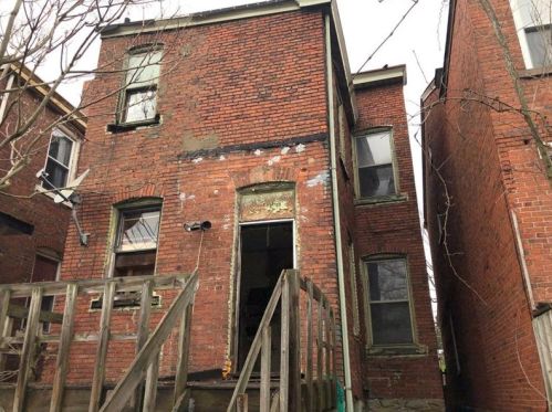 125 Hawkins Ave, Pittsburgh, PA 15214-2805