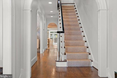 613 Royal St, Alexandria VA  22314-2031 exterior