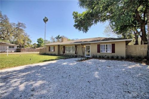 709 122 Ave, Tampa FL  33612-4123 exterior