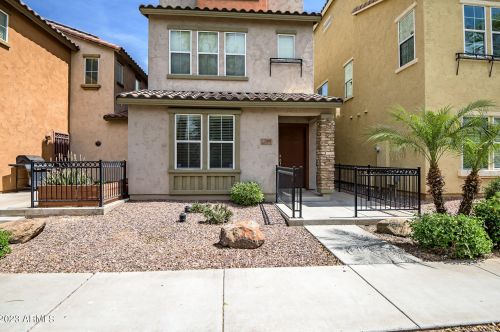 2009 78th Dr, Phoenix, AZ 85035-5127