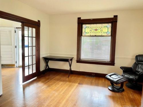 5 Franklin St, Enfield CT 06082-3608 exterior