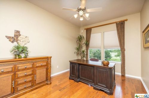 385 Mystic Pkwy, Spring Branch TX 78070-5267 exterior