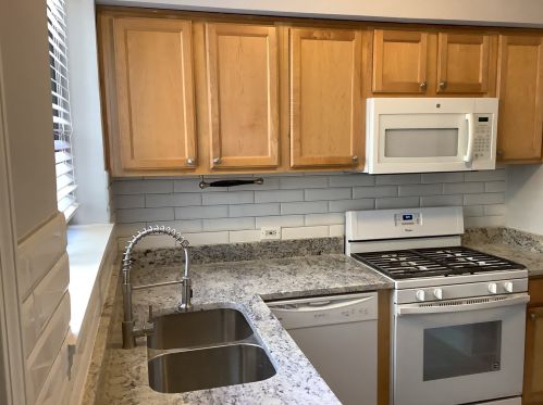 4931 Avers Ave, Chicago, IL 60625-6050