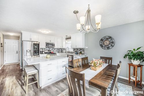 5542 Thoroughbred Dr, Wyoming MI 49418-8309 exterior