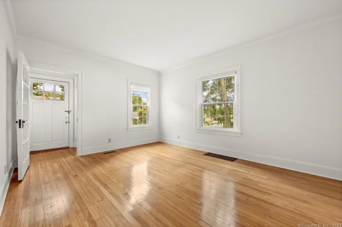 13 Is Hl Ave, Ridgefield CT exterior