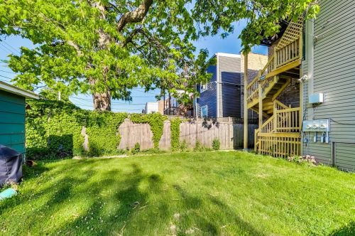 2836 Lunt Ave, Chicago IL 60645-2917 exterior